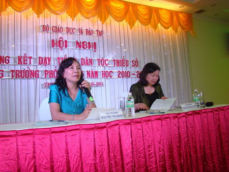 Thứ trưởng Nguyễn Thị Nghĩa (trái) và Vụ trưởng Nguyễn Thị Thu Huyền chủ trì hội nghị Thứ trưởng Nguyễn Thị Nghĩa (trái) và Vụ trưởng Nguyễn Thị Thu Huyền chủ trì hội nghị