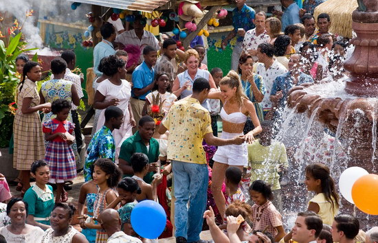 Tiết lộ những hình ảnh mới nhất của Johnny Depp trong &quot;The Rum Diary&quot; ảnh 6