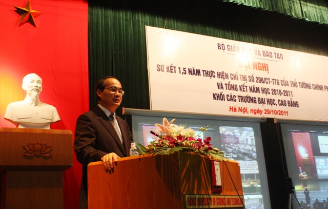 Phó Thủ tướng Chính phủ Nguyễn Thiện Nhân phát biểu tại hội nghị. Ảnh: gdtd.vn