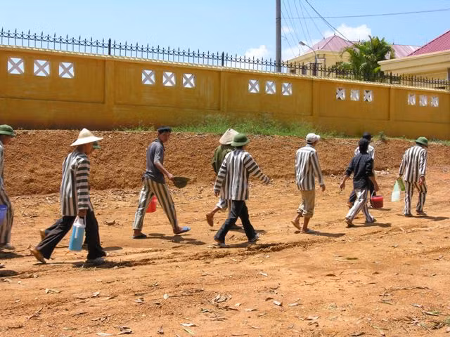 Từ 1/11, thi hành án tử hình bằng tiêm thuốc độc