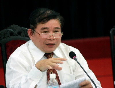 Thứ trưởng Bùi Văn Ga trả lời báo giới trong buổi họp báo. ảnh, gdtd.vn Thứ trưởng Bùi Văn Ga trả lời báo giới trong buổi họp báo. ảnh, gdtd.vn