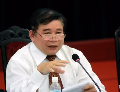 Thứ trưởng Bùi Văn Ga trả lời báo giới trong buổi họp báo. ảnh, gdtd.vn