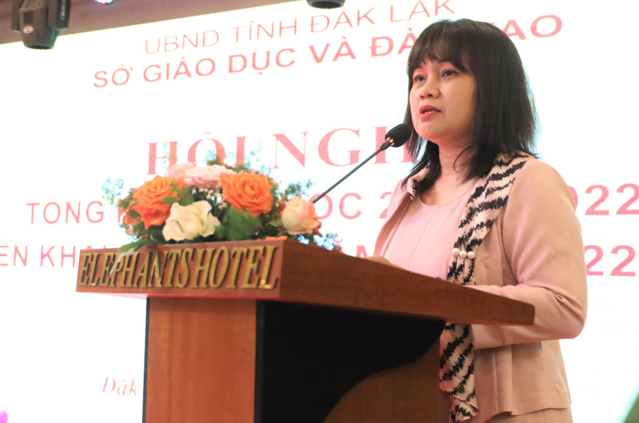 Phó Chủ tịch UBND tỉnh H’Yim Kđoh phát biểu chỉ đạo Hội nghị. Phó Chủ tịch UBND tỉnh H’Yim Kđoh phát biểu chỉ đạo Hội nghị.