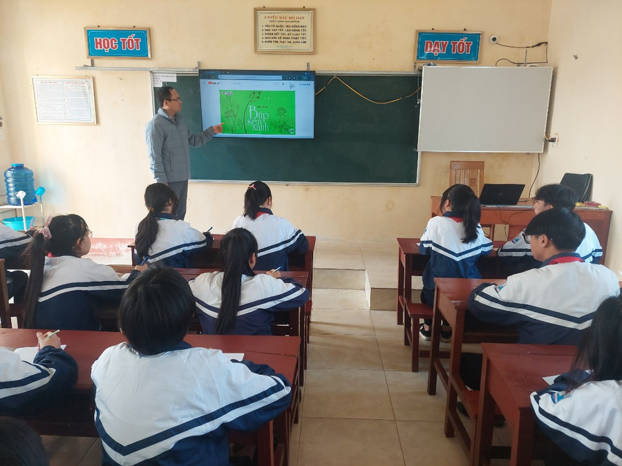 Lồng ghép giáo dục đạo đức, lối sống cho học sinh từ các giờ học. Lồng ghép giáo dục đạo đức, lối sống cho học sinh từ các giờ học.