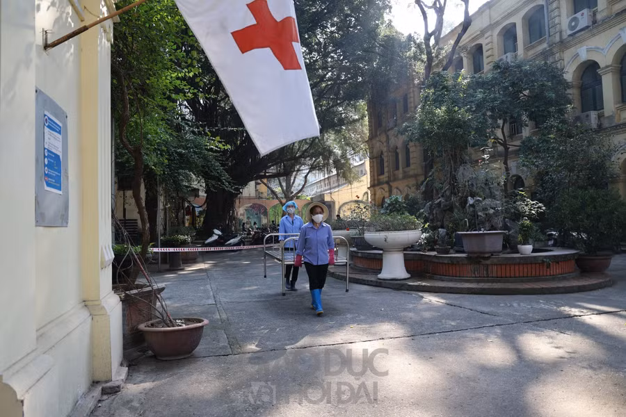 Mọi công tác chuẩn bị về cơ sở vật chất của trường THPT Trần Phú- Hoàn Kiếm đã được hoàn thành trong chiều ngày hôm nay, sẵn sàng đón học sinh quay trở lại trường học vào ngày 6/12.