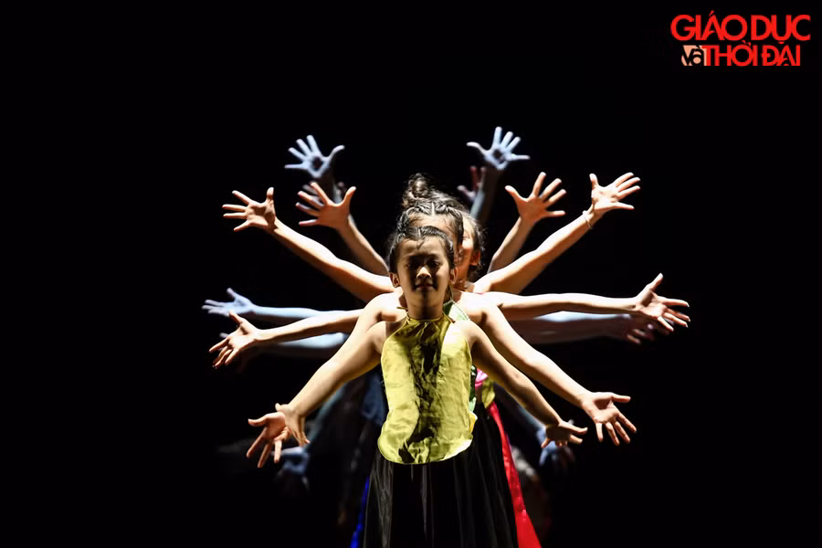 Vở diễn mang lại cho người xem nhiều kỳ vọng vượt trội về nghệ thuật, phá bỏ định kiến thông thường về một show nghệ thuật có sự tham gia của trẻ em