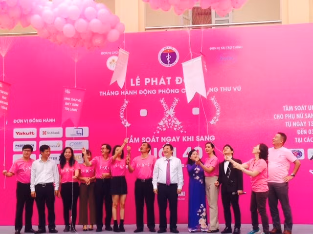Lễ phát động Chiến dịch “Tầm soát ung thư vú ngay khi sang tuổi 40” tại Trạm Y tế phường Võ Cường (TP. Bắc Ninh)