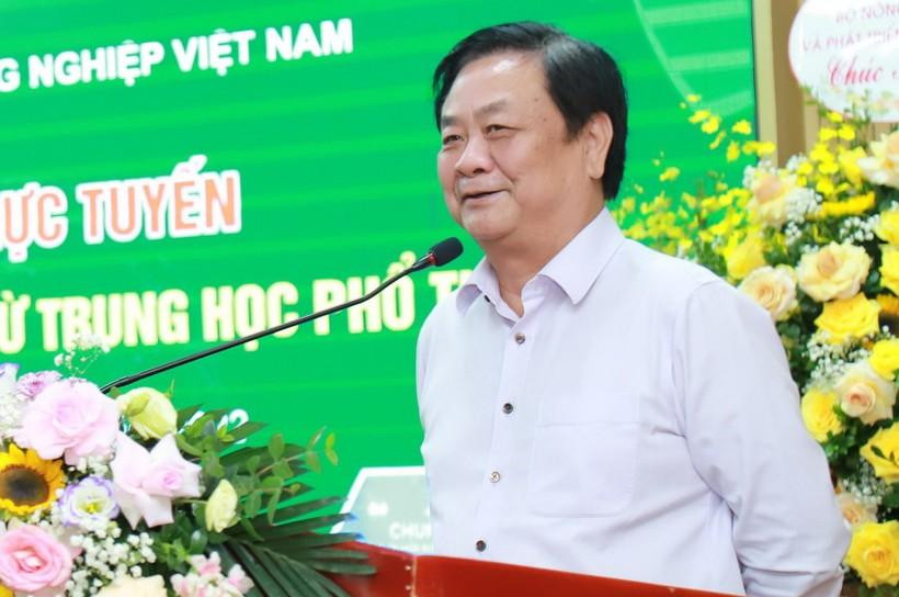 Bộ trưởng Bộ Nông nghiệp và Phát triển nông thôn Lê Minh Hoan trong một buổi nói chuyện, truyền cảm hứng tinh thần khởi nghiệp cho học sinh, sinh viên. Bộ trưởng Bộ Nông nghiệp và Phát triển nông thôn Lê Minh Hoan trong một buổi nói chuyện, truyền cảm hứng tinh thần khởi nghiệp cho học sinh, sinh viên.
