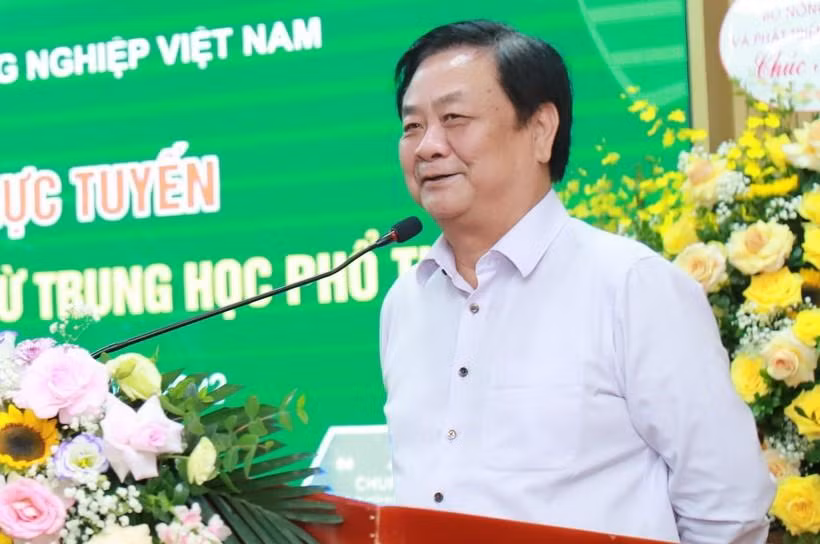 Bộ trưởng Bộ Nông nghiệp và Phát triển nông thôn Lê Minh Hoan trong một buổi nói chuyện, truyền cảm hứng tinh thần khởi nghiệp cho học sinh, sinh viên.