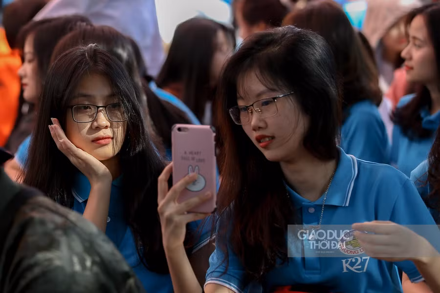 Không khí vui tươi do những tân sinh viên mang lại kéo dài đến hết buổi lễ.