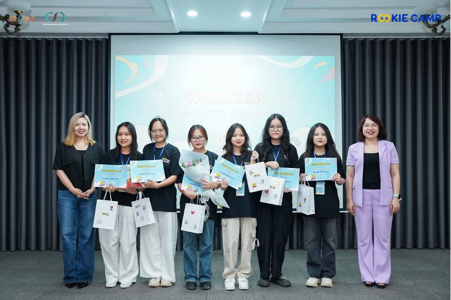 Khép lại Official Camp là đêm Gala Night trao giải diễn ra vào tối cùng ngày và giải thưởng cao nhất đã thuộc về team 1. Bên cạnh đó, các đội chơi khác cũng mang về những giải thưởng và phần quà xứng đáng với màn thể hiện xuất sắc của mình. Khép lại Official Camp là đêm Gala Night trao giải diễn ra vào tối cùng ngày và giải thưởng cao nhất đã thuộc về team 1. Bên cạnh đó, các đội chơi khác cũng mang về những giải thưởng và phần quà xứng đáng với màn thể hiện xuất sắc của mình.