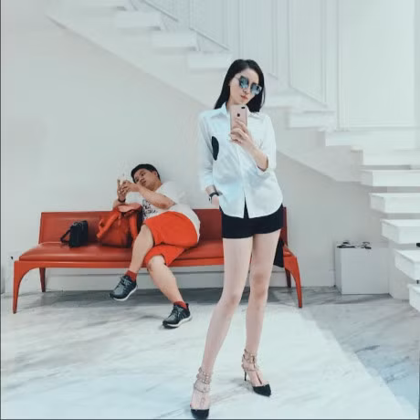 Qua roi thoi sen sua, Hoa hau Ky Duyen dien do binh dan van dep! - Anh 1