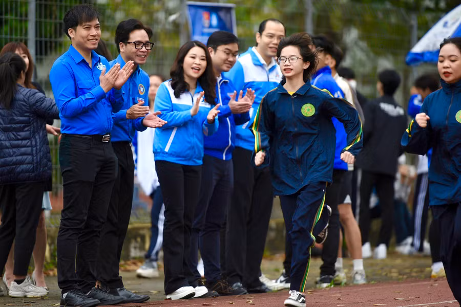 Để hưởng ứng ngày hội, đã có 2000 vận động viên là sinh viên đăng ký tham gia trên hệ thống trực tuyến.