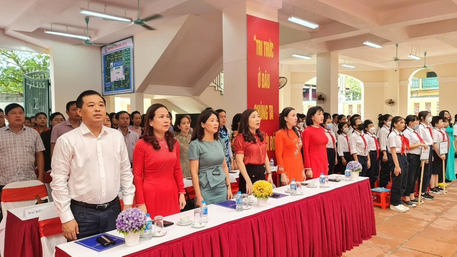 Năm 2022, 18 trung tâm học tập cộng đồng của quận đã tổ chức gần 200 lớp chuyên đề bồi dưỡng kiến thức cho gần 9.000 lượt học viên. Năm 2022, 18 trung tâm học tập cộng đồng của quận đã tổ chức gần 200 lớp chuyên đề bồi dưỡng kiến thức cho gần 9.000 lượt học viên.