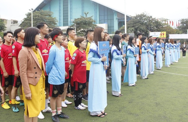 22 đội bóng đến từ 11 liên chi đoàn khoa.