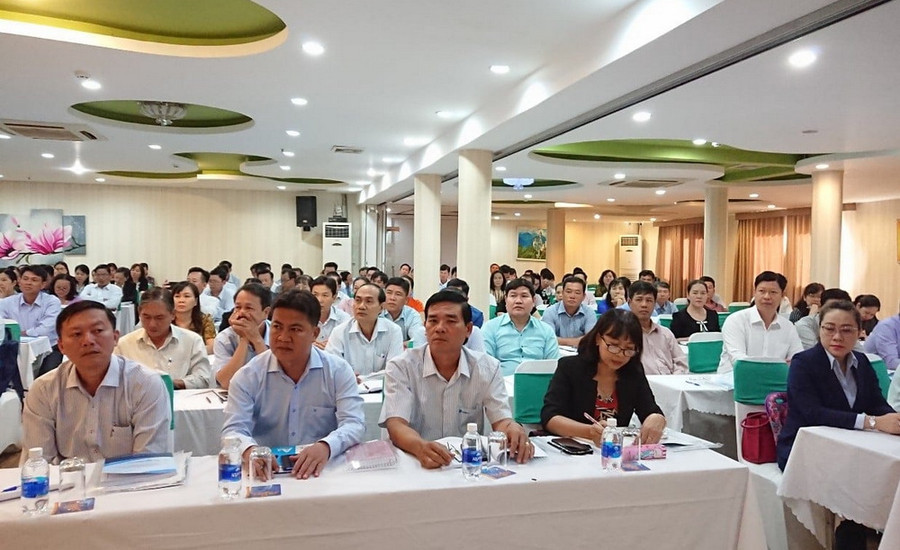 200 cán bộ quản lý cơ sở giáo dục phổ thông cốt cán của 5 tỉnh phía Nam đến dự đông đủ 200 cán bộ quản lý cơ sở giáo dục phổ thông cốt cán của 5 tỉnh phía Nam đến dự đông đủ