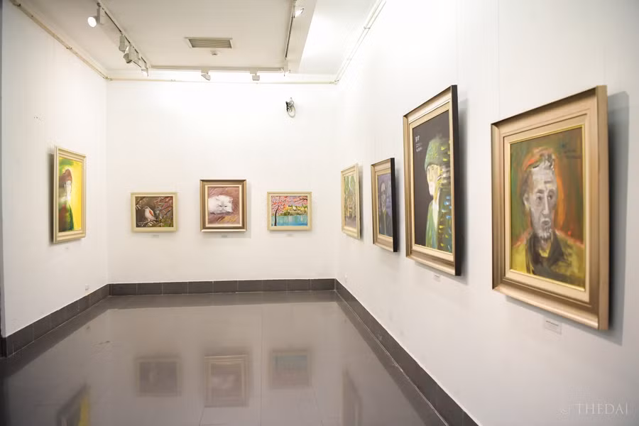 Triển lãm được tổ chức nhằm kỷ niệm 100 năm ngày sinh của danh họa nổi tiếng Bùi Xuân Phái.