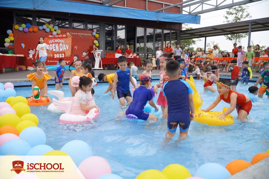 Những bữa tiệc hồ bơi vui nhộn của trẻ Mầm non.