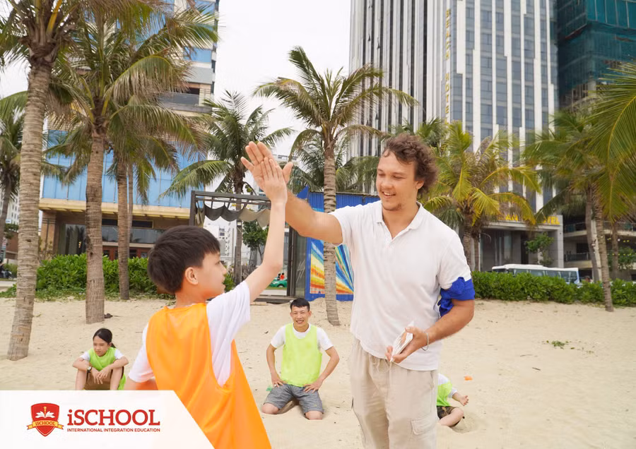 Học sinh tham gia các chương trình trải nghiệm trong và ngoài nhà trường.