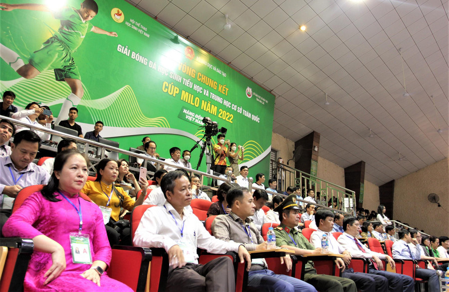 Đại diện lãnh đạo các sở, ngành địa phương dự khai mạc và xem các trận đấu tại giải. Đại diện lãnh đạo các sở, ngành địa phương dự khai mạc và xem các trận đấu tại giải.