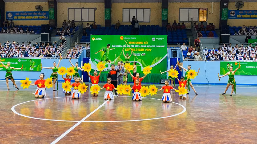 Văn nghệ chào mừng giải đấu.