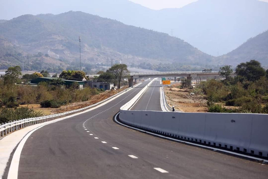 Dự án hoàn thành vượt tiến độ hơn 3 tháng. Dự án hoàn thành vượt tiến độ hơn 3 tháng.