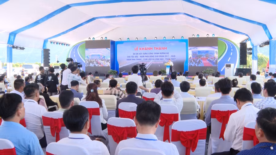 Khánh thành tuyến cao tốc Nha Trang – Cam Lâm.