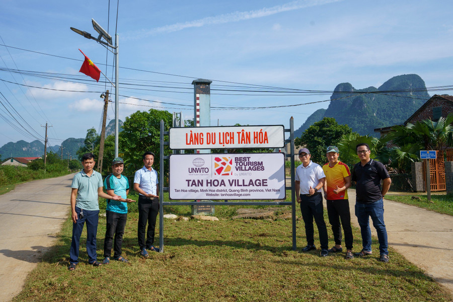 Làng Tân Hóa đã "lột xác" nhờ phát triển du lịch. Làng Tân Hóa đã "lột xác" nhờ phát triển du lịch.