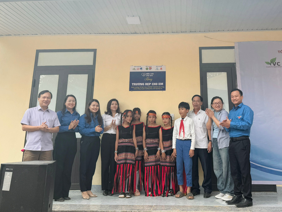 Tổng mức đầu tư xây dựng công trình và các hạng mục hơn 550 triệu đồng. Tổng mức đầu tư xây dựng công trình và các hạng mục hơn 550 triệu đồng.