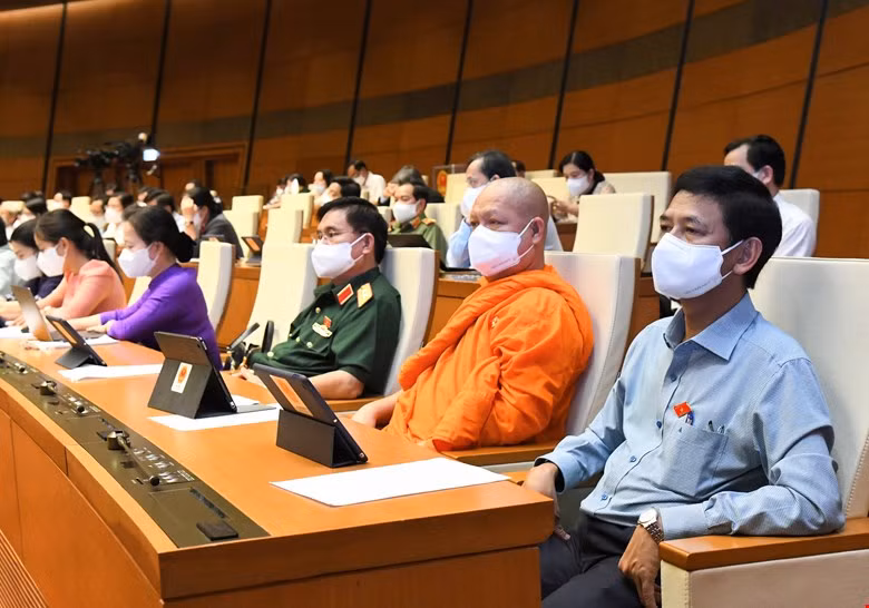 Các đại biểu Quốc hội tham dự phiên làm việc buổi chiều 24/7