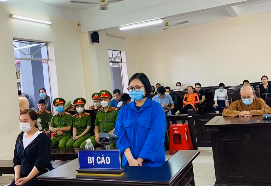 Bị cáo Tống Thị Tùng Linh tại phiên tòa xét xử.