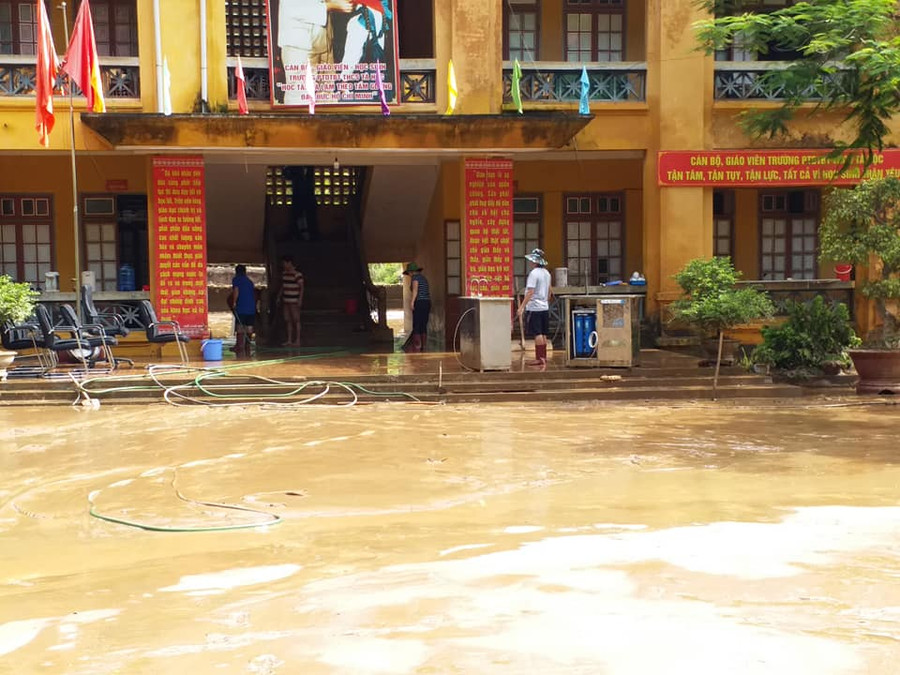 Sau trận mưa lũ đêm 31/8, Trường Phổ thông Dân tộc bán trú THCS Tà Hộc lại bị thiệt hại nặng nề hơn.
