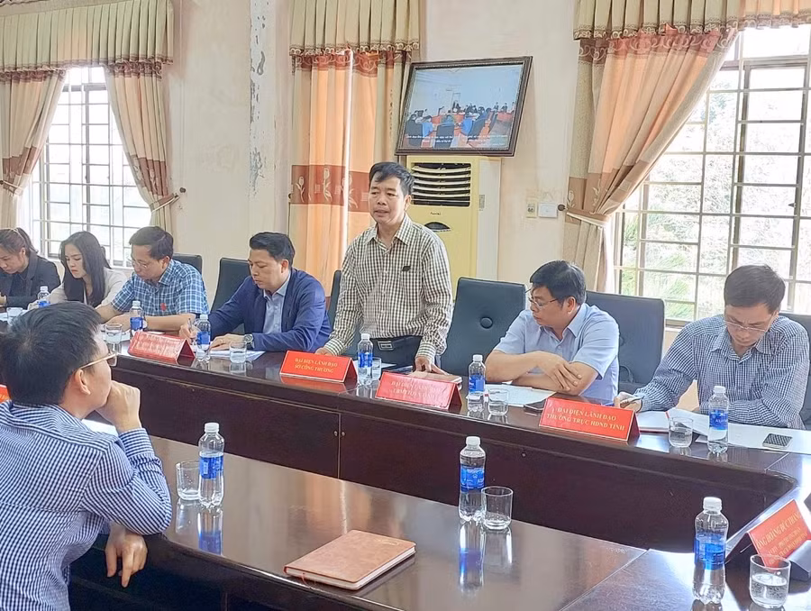 Lãnh đạo Sở Công thương tỉnh Quảng Trị trao đổi tại buổi làm việc.