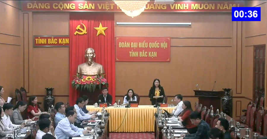 Đại biểu Nguyễn Thị Huế (Đoàn ĐBQH tỉnh Bắc Kạn) Đại biểu Nguyễn Thị Huế (Đoàn ĐBQH tỉnh Bắc Kạn)