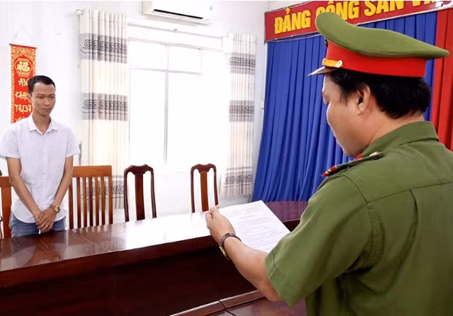 Cơ quan công an thi hành các quyết định tố tụng đối với Đỗ Minh Trọng.