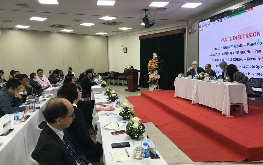 Các đại biểu trong và ngoài nước tham dự Hội thảo. Các đại biểu trong và ngoài nước tham dự Hội thảo.