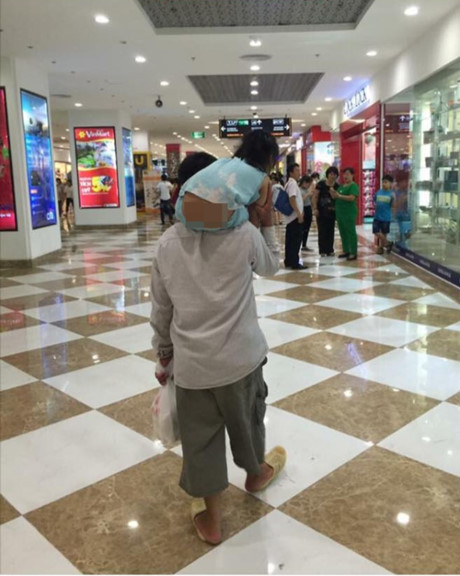 Anh cam dong: Di khap the gian khong ai tot bang me cha - Anh 5