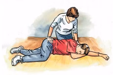 So cuu dung chuan khi gap nguoi bi tai nan giao thong - Anh 2