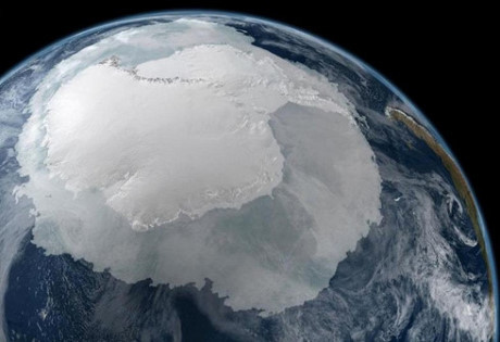 Vat the nghi tau ngoai hanh tinh an nau trong hang dong o Nam Cuc - Anh 3