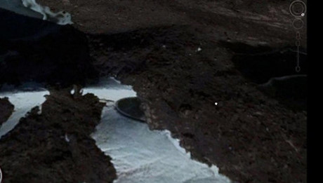 Vat the nghi tau ngoai hanh tinh an nau trong hang dong o Nam Cuc - Anh 1