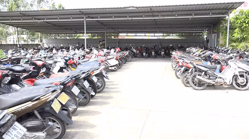 Số xe tang vật chuyển đến bãi tập kết