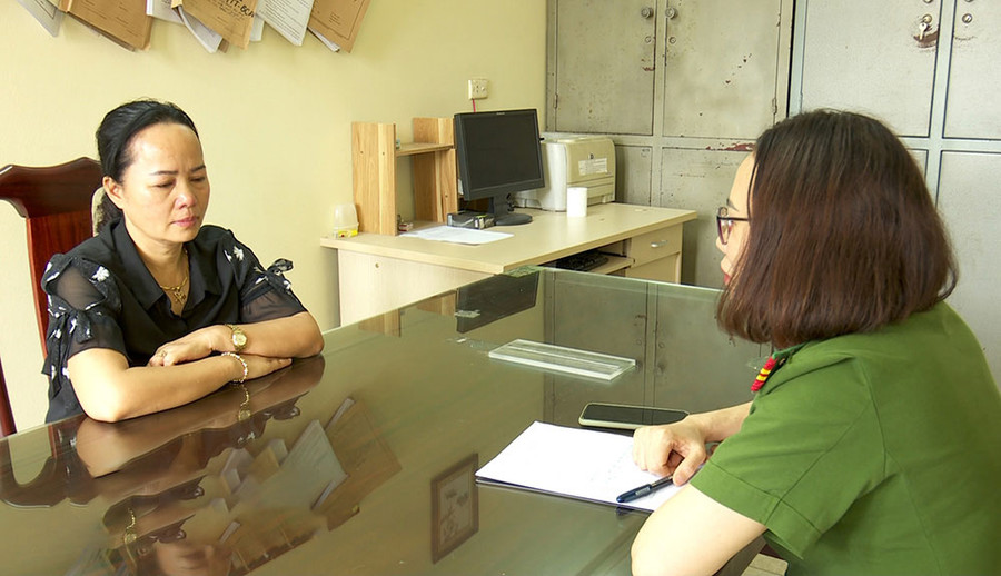 Đối tượng Phạm Thị Thảo tại cơ quan công an. Đối tượng Phạm Thị Thảo tại cơ quan công an.