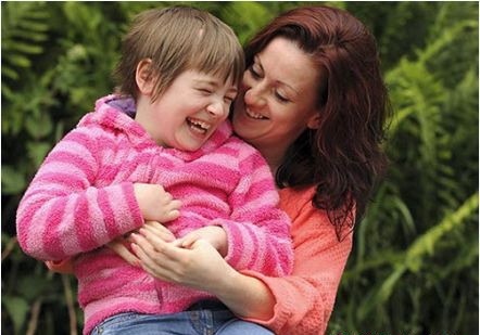 Cô bé và mẹ Cô bé và mẹ