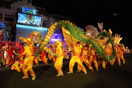 Lung linh đêm hội &quot;Nha Trang - Biển hẹn&quot; 2011