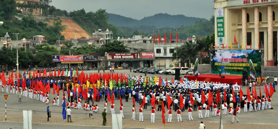 Toàn cảnh lễ mit-tinh