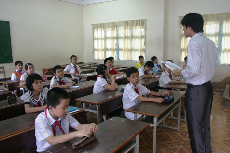 Bế mạc Olympic Toán Tuổi thơ 2012 – Vĩnh Phúc luôn khẳng định là đội mạnh ảnh 2 Giám khảo một lần nữa nhắc nhở thực hiện quy chế thí cho thí sinh