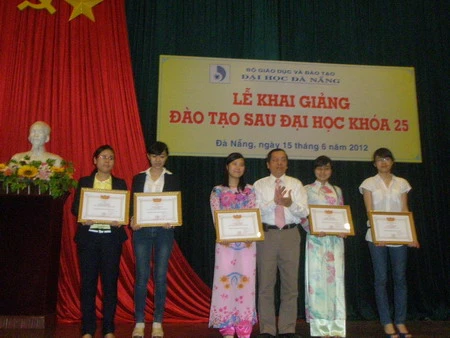 ĐH Đà Nẵng khai giảng đào tạo sau Đại học