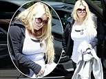 Jessica Simpson phát tướng sau khi sinh