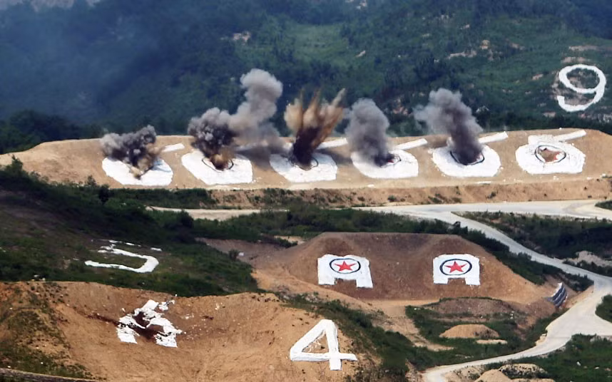 South Korea and the United States stage a live-fire drill in Pocheon