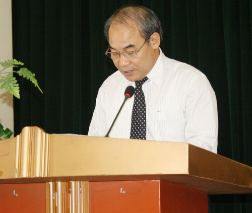 Đồng chí Nguyễn Vinh Hiển - Ủy viên BCH Đảng bộ Khối các cơ quan Trung ương, Bí thư Đảng ủy Bộ, Thứ trưởng Bộ GD&ĐT phát biểu và chúc mừng Đại hội Đồng chí Nguyễn Vinh Hiển - Ủy viên BCH Đảng bộ Khối các cơ quan Trung ương, Bí thư Đảng ủy Bộ, Thứ trưởng Bộ GD&ĐT phát biểu và chúc mừng Đại hội